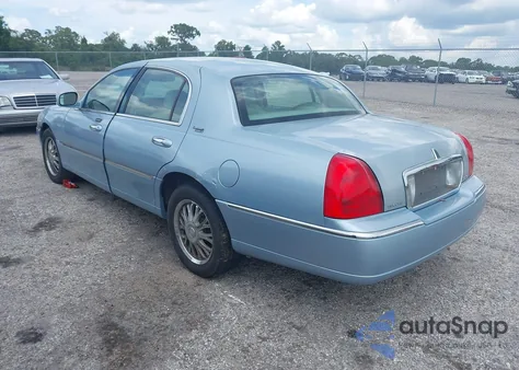 2006 Lincoln Town Car Signature Limited из США, поврежденный, VIN 1LNHM82V36Y647982